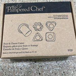 Fruit/cheese cutters